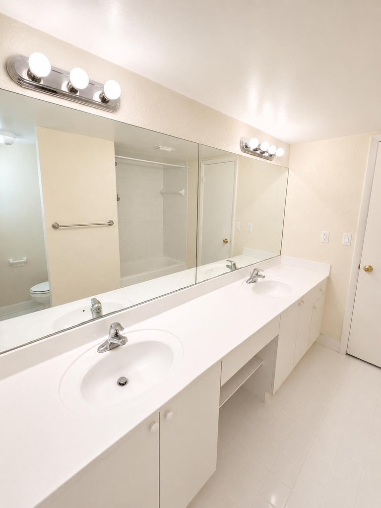 4205 N University Drive - Photo 23