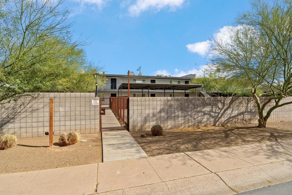 1707 N 18th - Photo 2