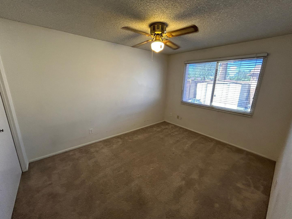 600 E Palm Street - Photo 3