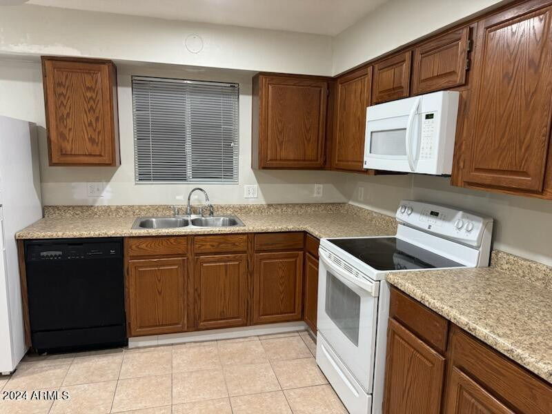 6130 E Akron Street - Photo 2