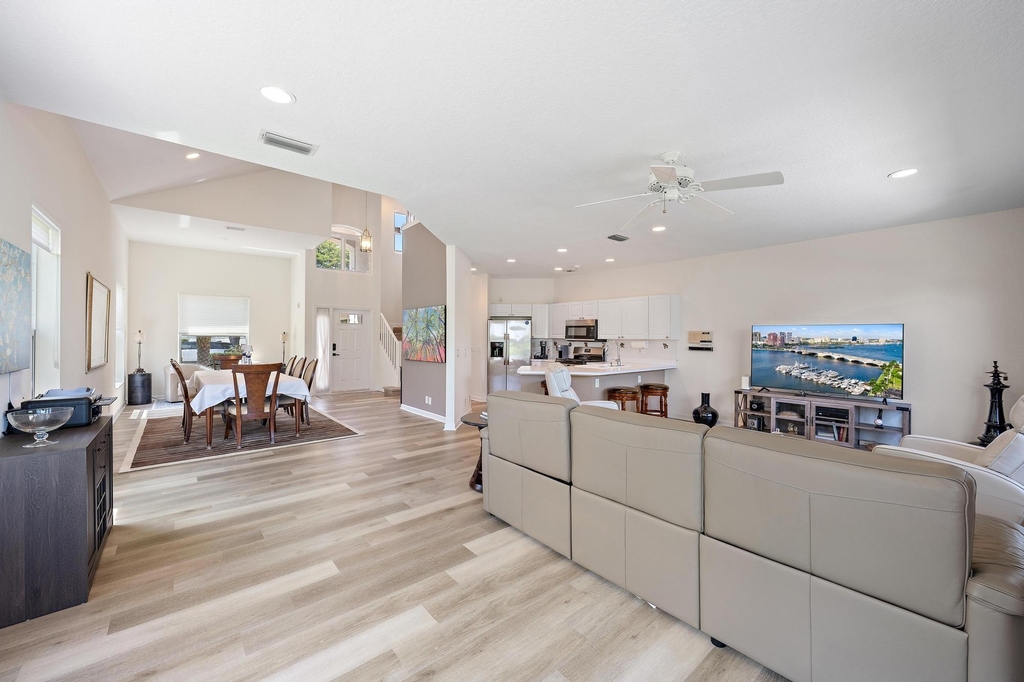 8232 Heritage Club Drive - Photo 9