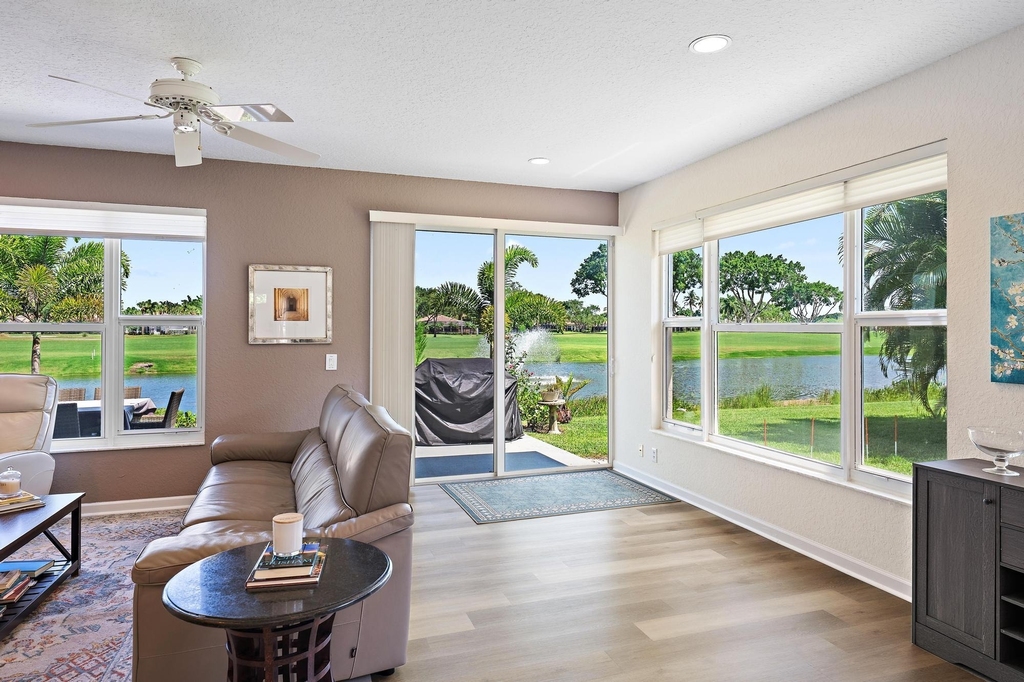 8232 Heritage Club Drive - Photo 8
