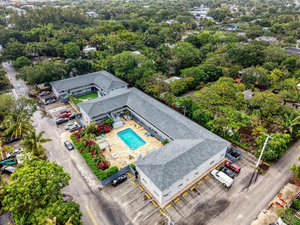 626 Sw 14th Avenue - Photo 1