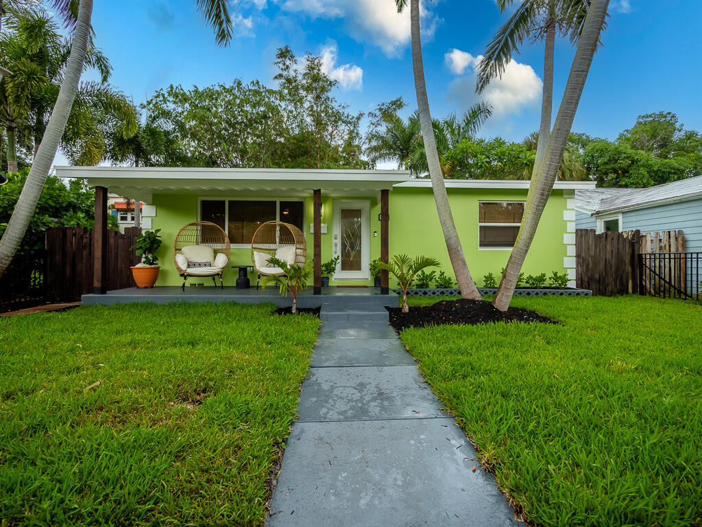 418 N Palmway - Photo 1