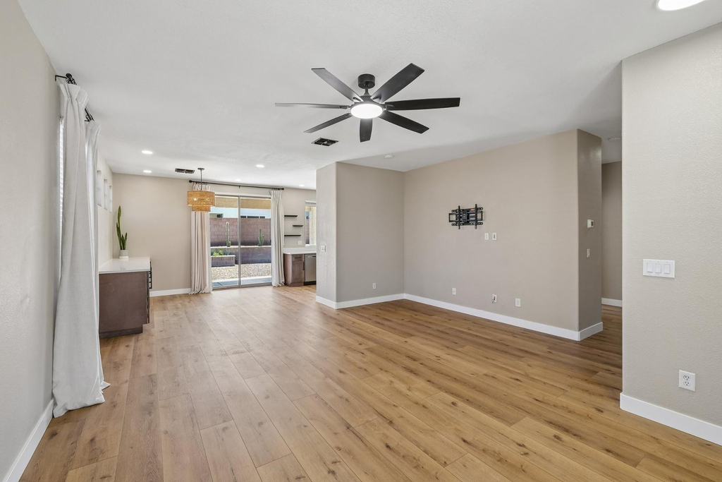 18381 W Mcneil Street - Photo 8