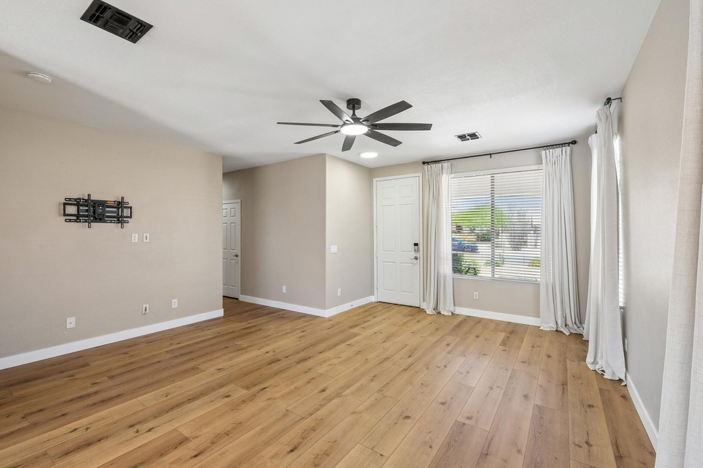 18381 W Mcneil Street - Photo 2