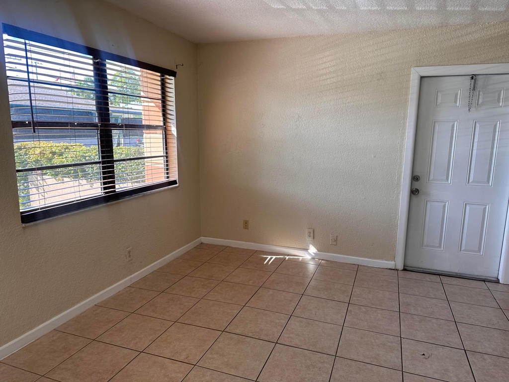 50 Nw 8th Avenue - Photo 1