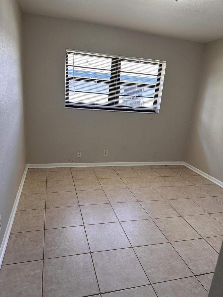 50 Nw 8th Avenue - Photo 3