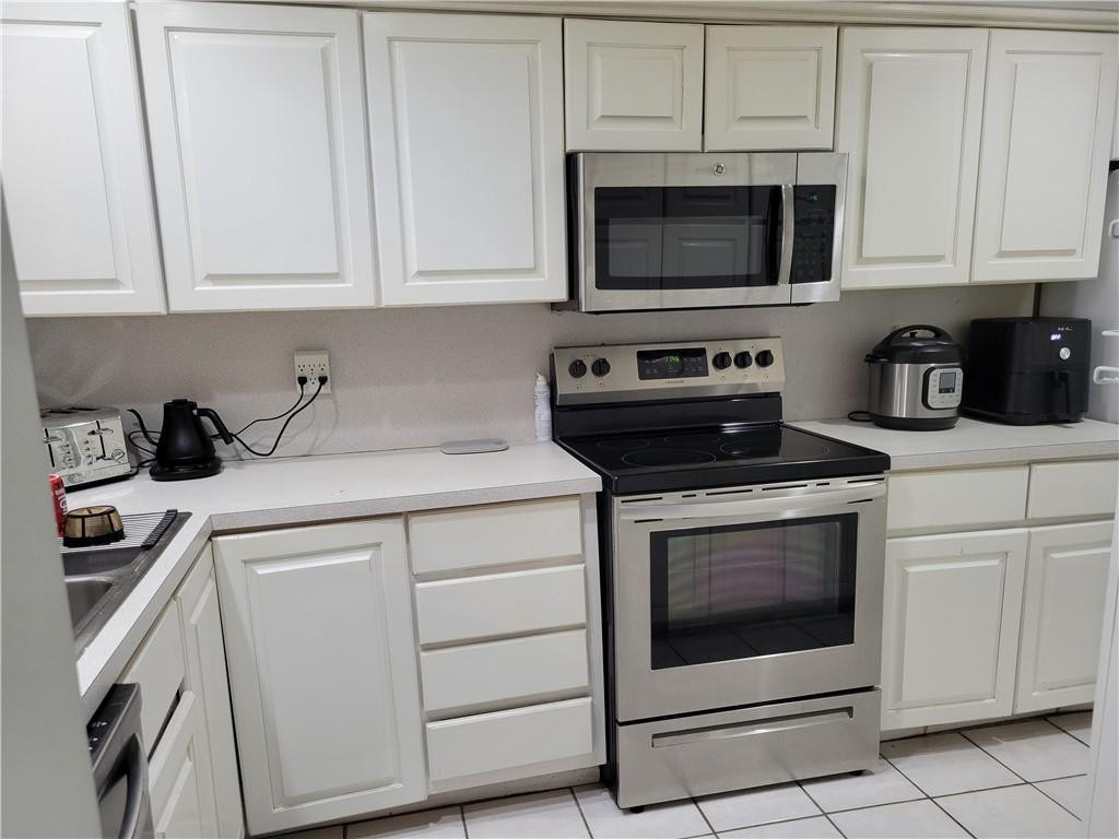599 Ne 7th Avenue - Photo 4