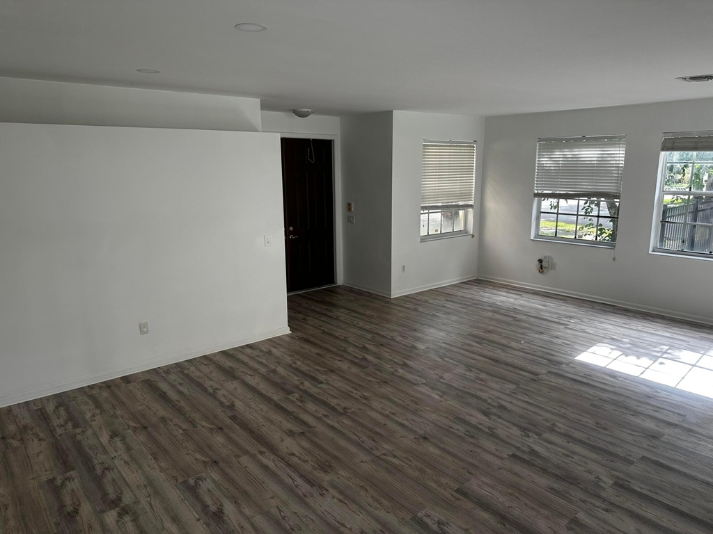 9754 Scribner Lane - Photo 4
