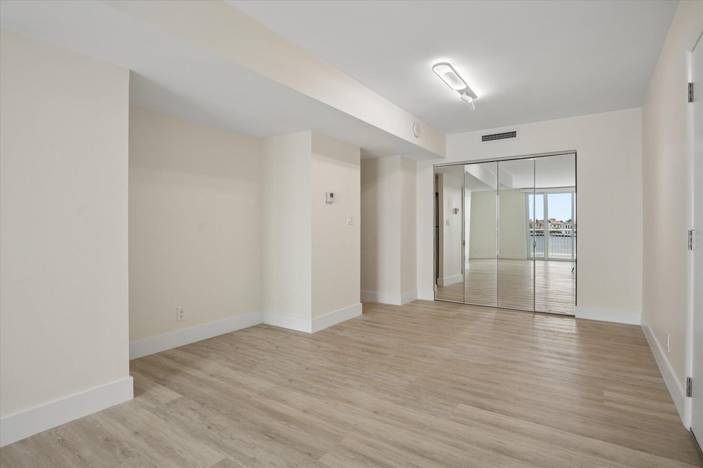511 Bayshore Drive - Photo 4