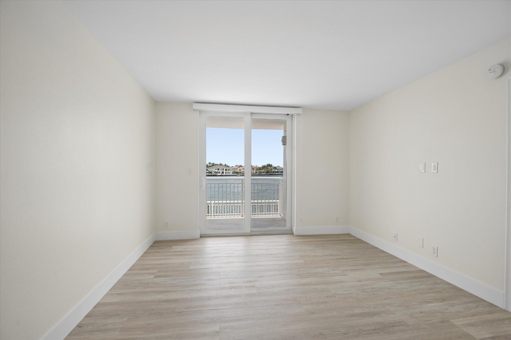 511 Bayshore Drive - Photo 1