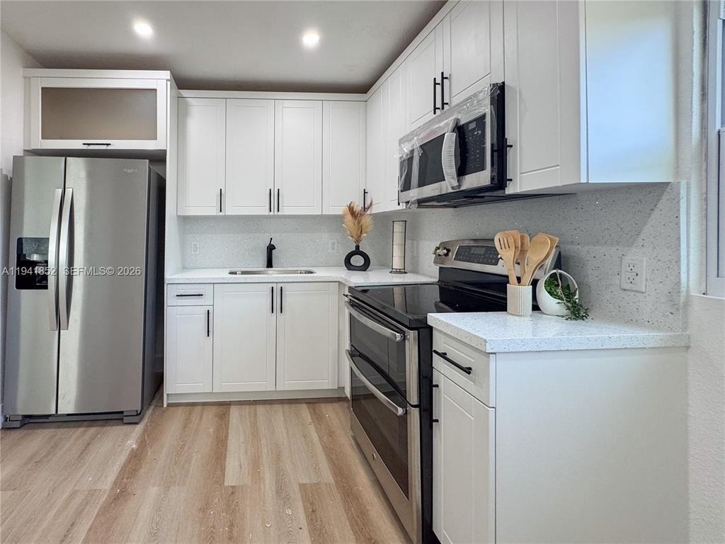 953 Ne 37th Street - Photo 1