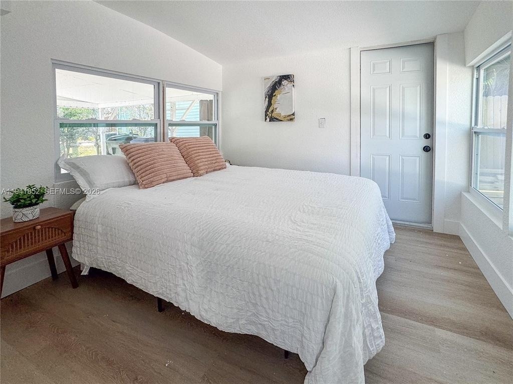 953 Ne 37th Street - Photo 4