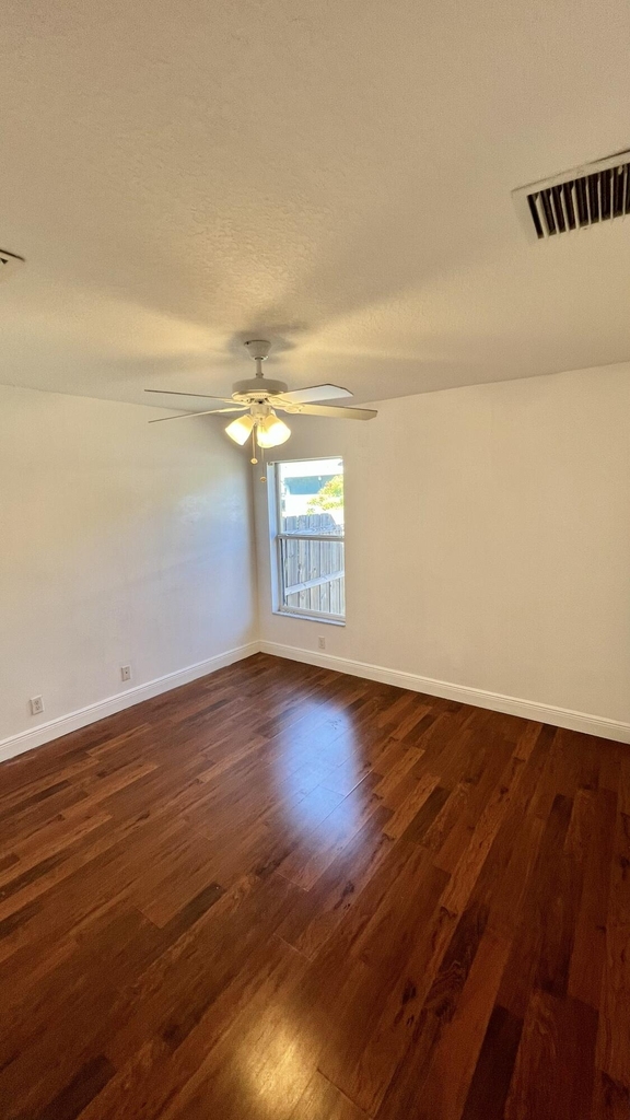 120 Sw Grimaldo Terrace - Photo 1