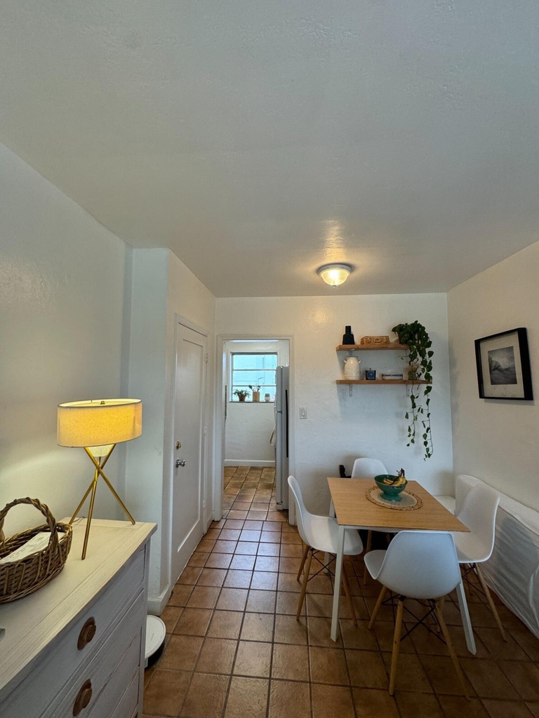 661 Sw 11th Street - Photo 1