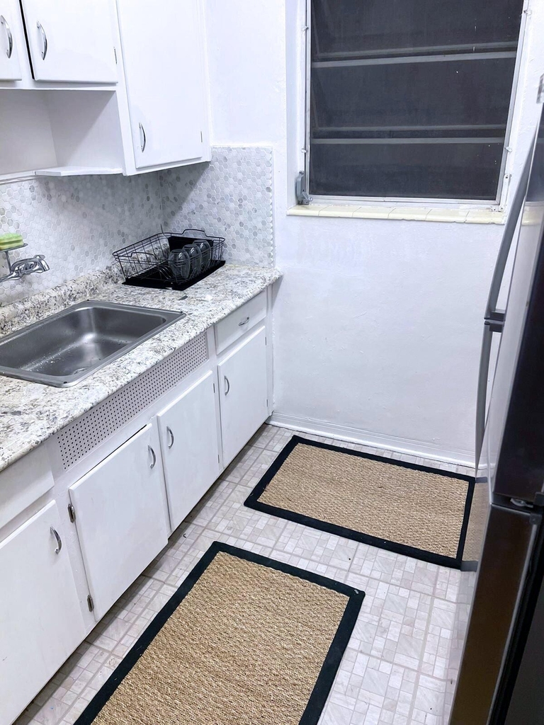 661 Sw 11th Street - Photo 2