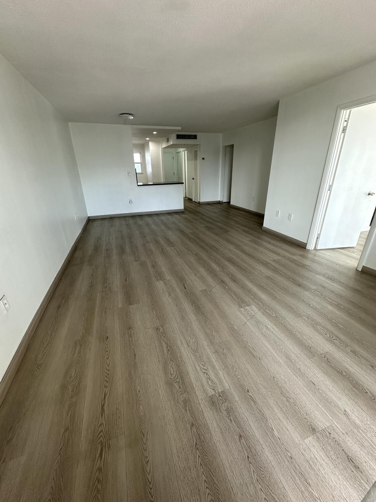1660 Ne 191st Street - Photo 20