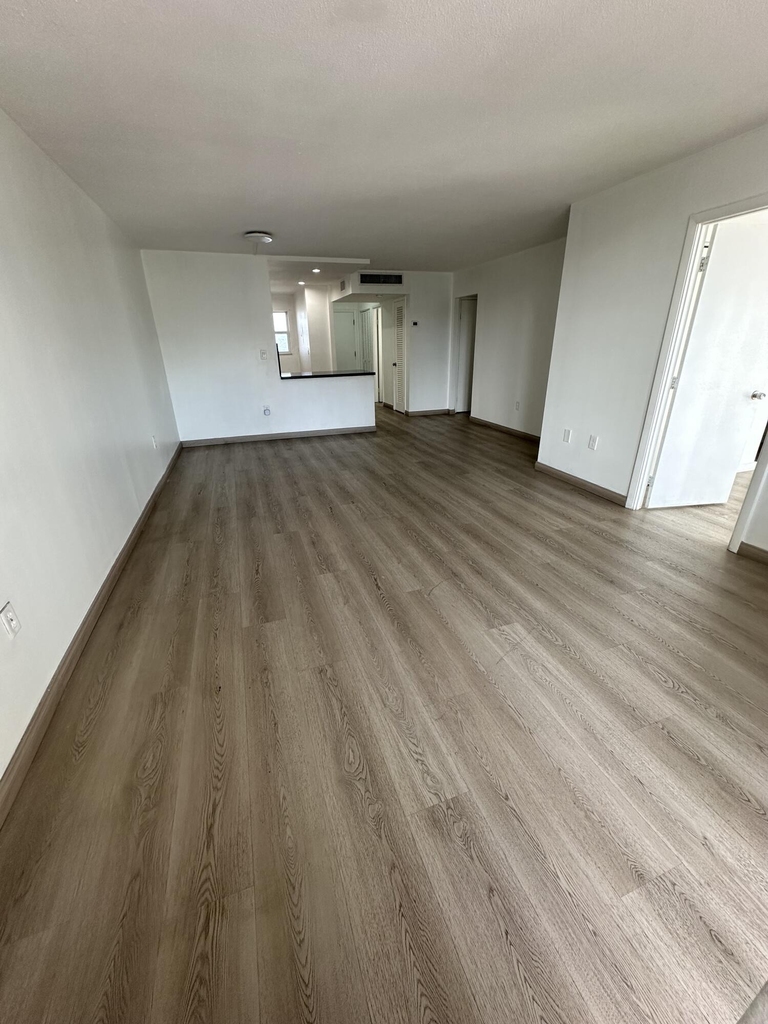 1660 Ne 191st Street - Photo 7