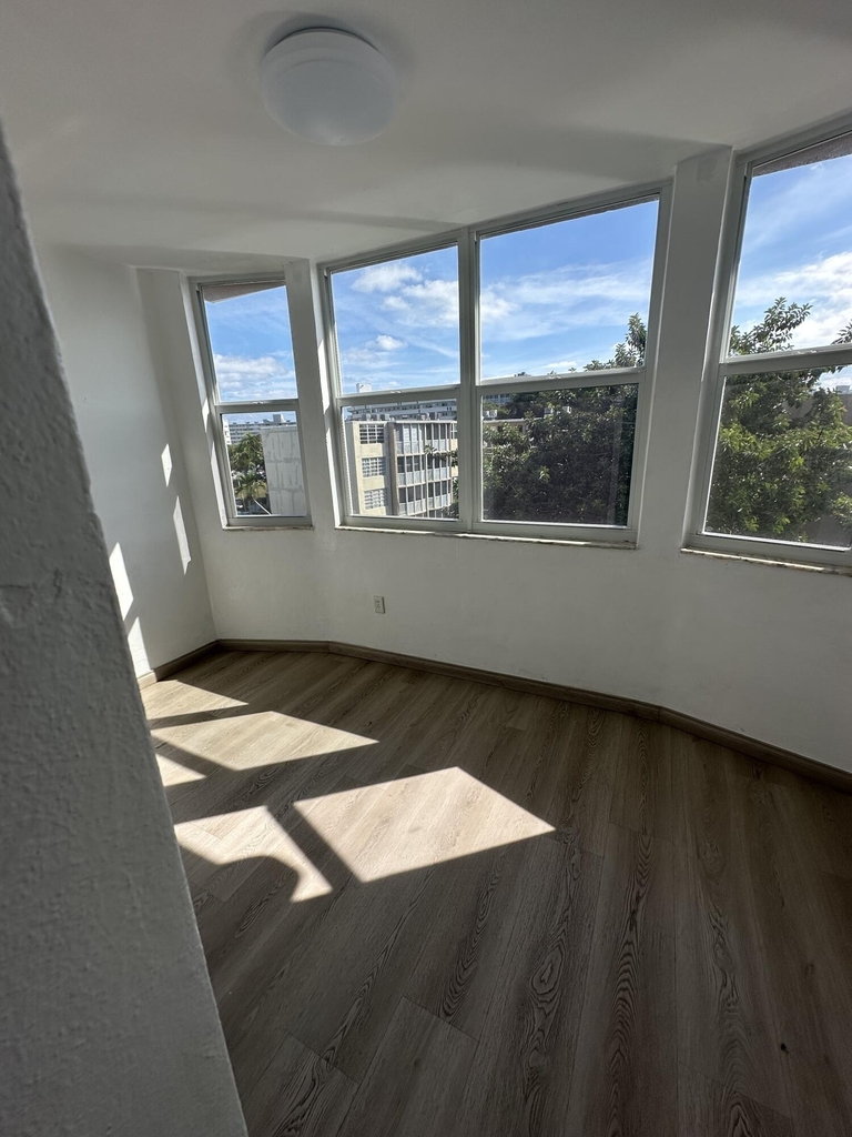 1660 Ne 191st Street - Photo 8