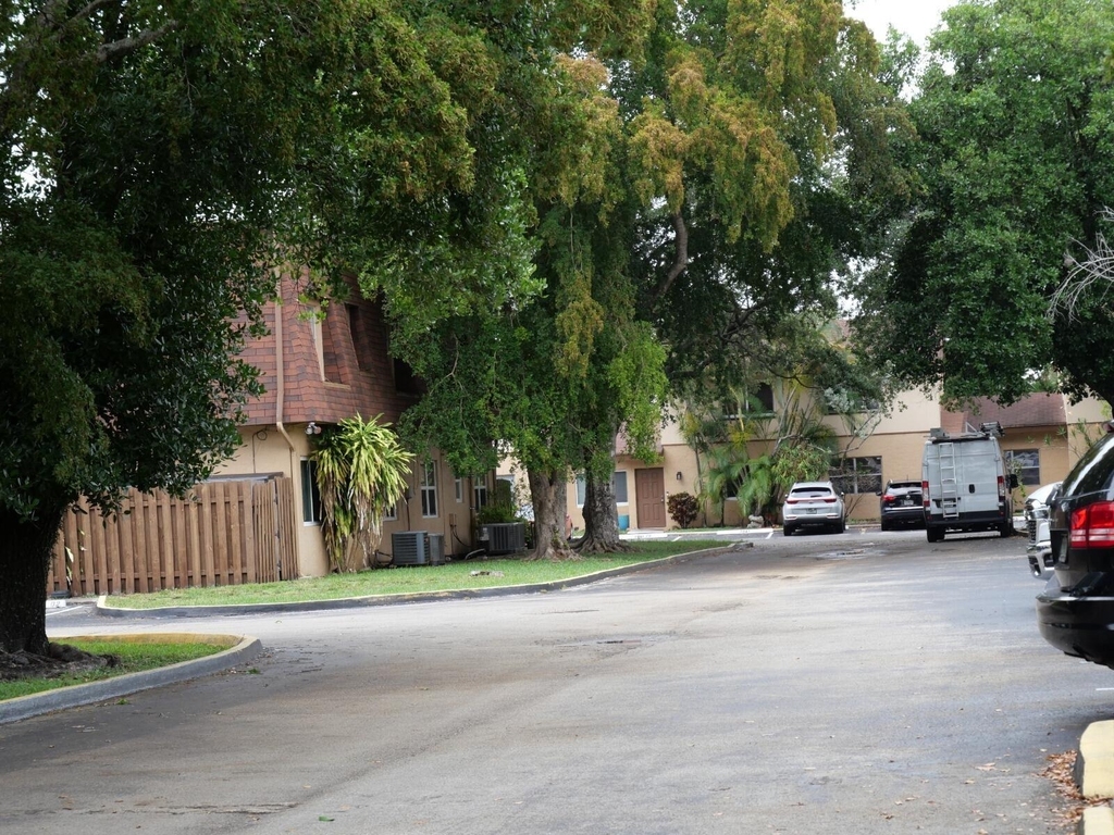 7091 W Sunrise Boulevard - Photo 30
