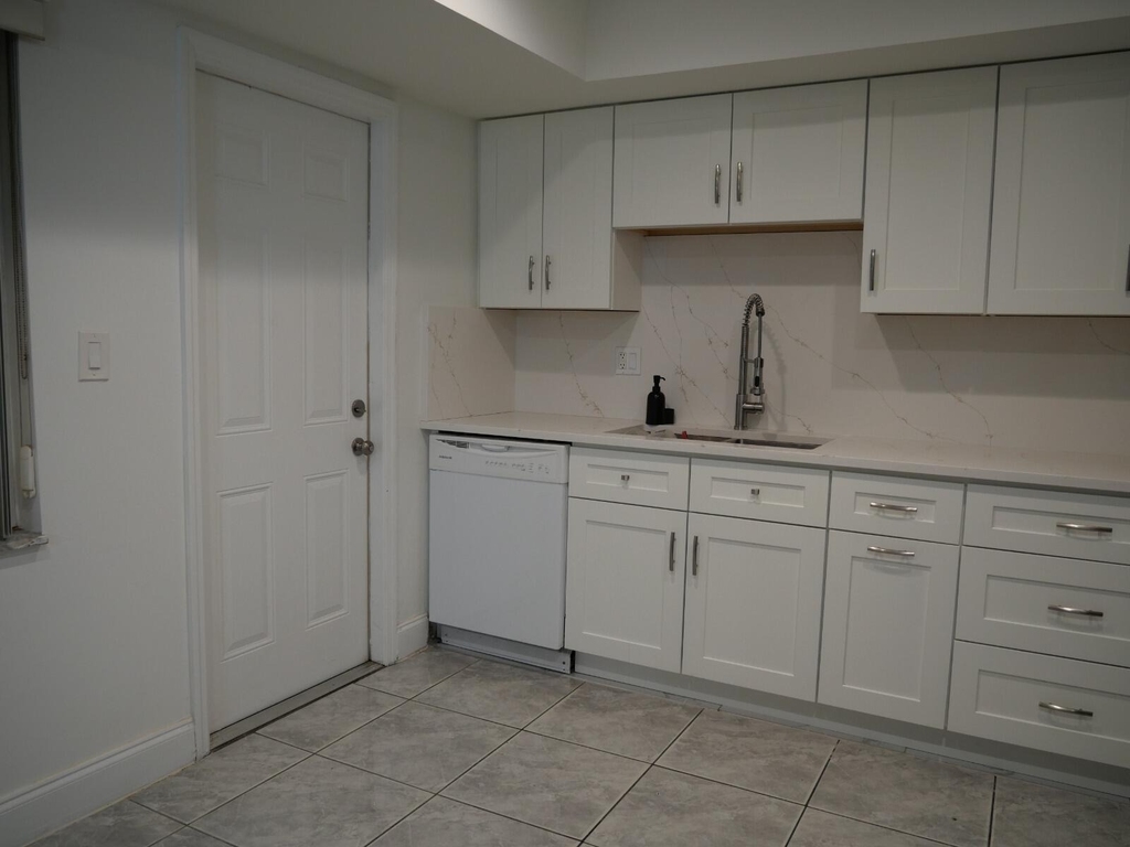 7091 W Sunrise Boulevard - Photo 7