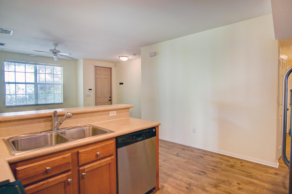 1020 E Longport Circle - Photo 10