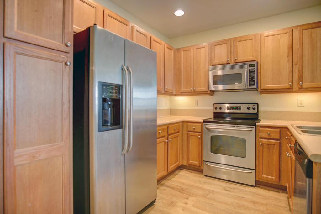 1020 E Longport Circle - Photo 3