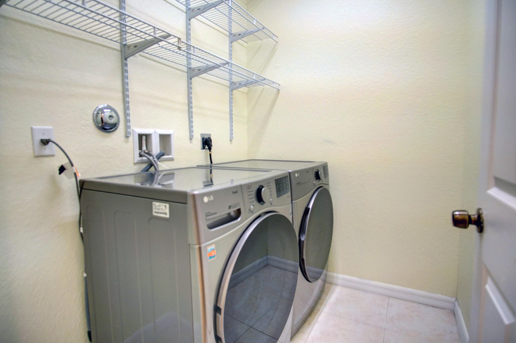 1020 E Longport Circle - Photo 17
