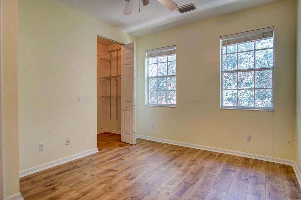 1020 E Longport Circle - Photo 18