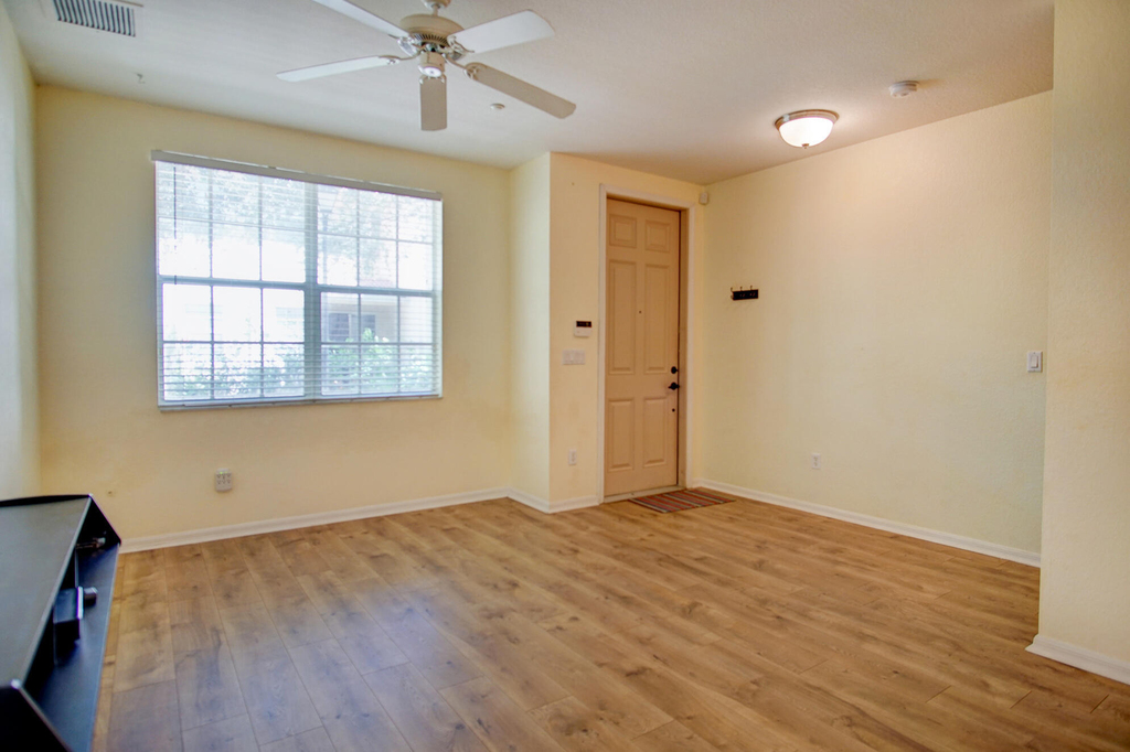 1020 E Longport Circle - Photo 7
