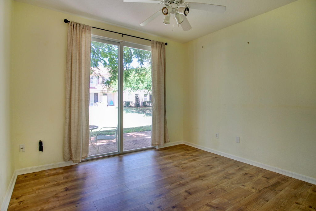 1020 E Longport Circle - Photo 11