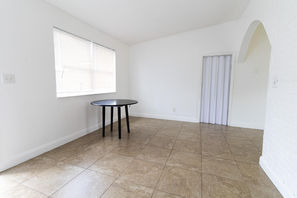 630 Nw 15th Terrace - Photo 4