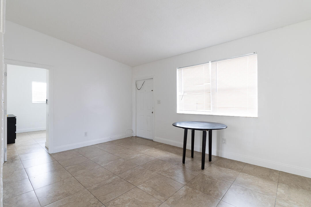 630 Nw 15th Terrace - Photo 5
