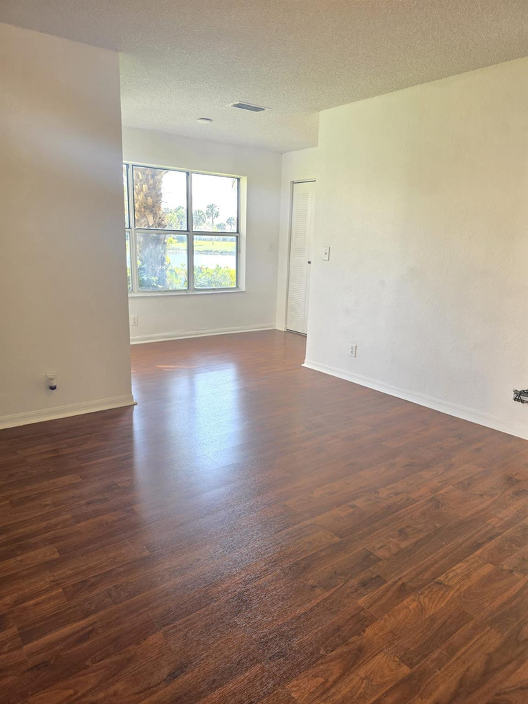 3310 N Pinewalk Drive N - Photo 3