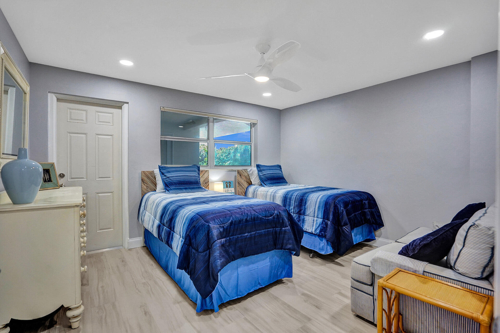 1169 Hillsboro - Photo 30