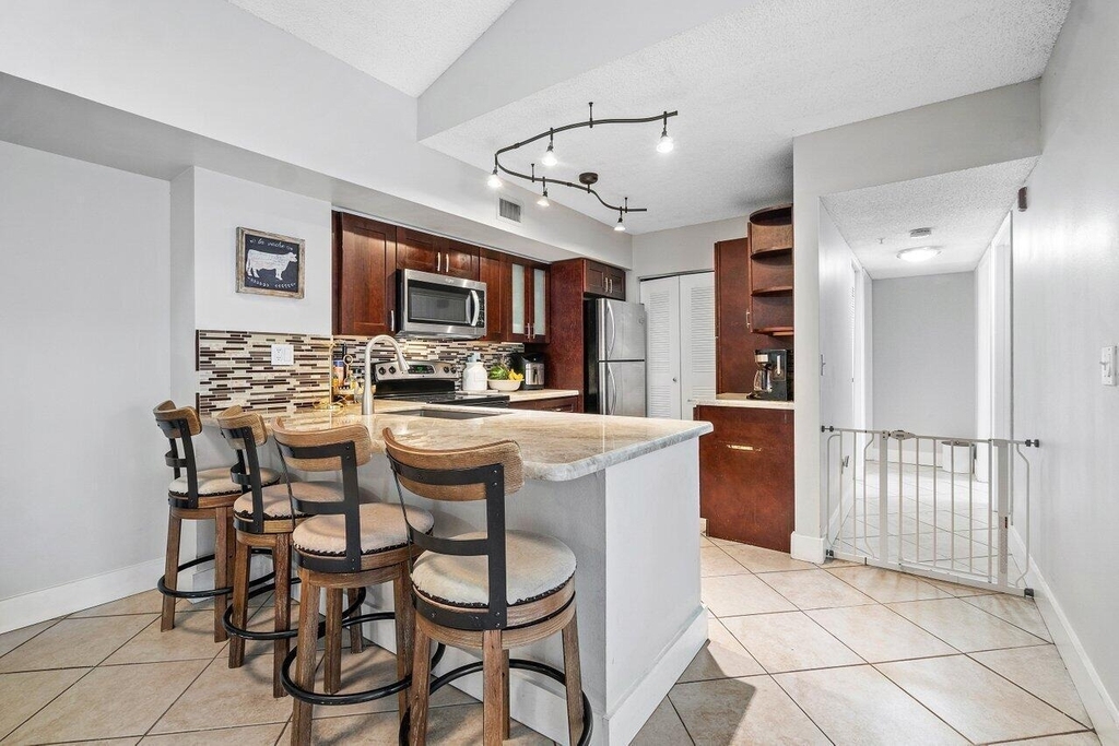 2620 S University Drive - Photo 4