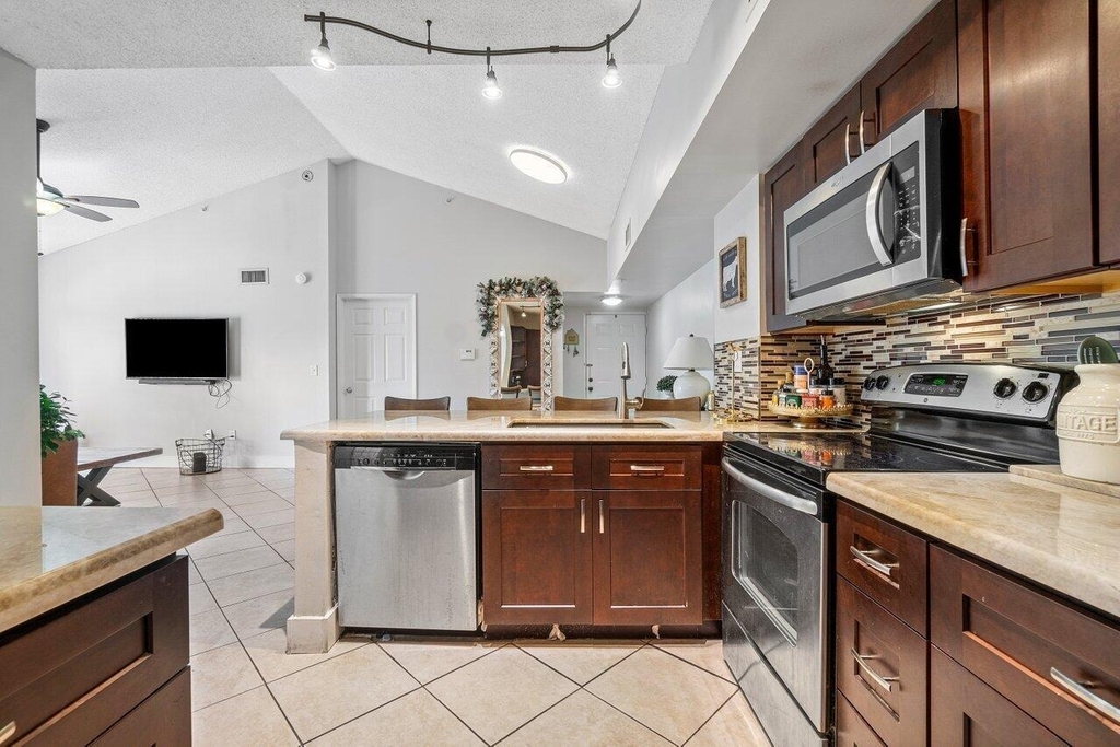 2620 S University Drive - Photo 7