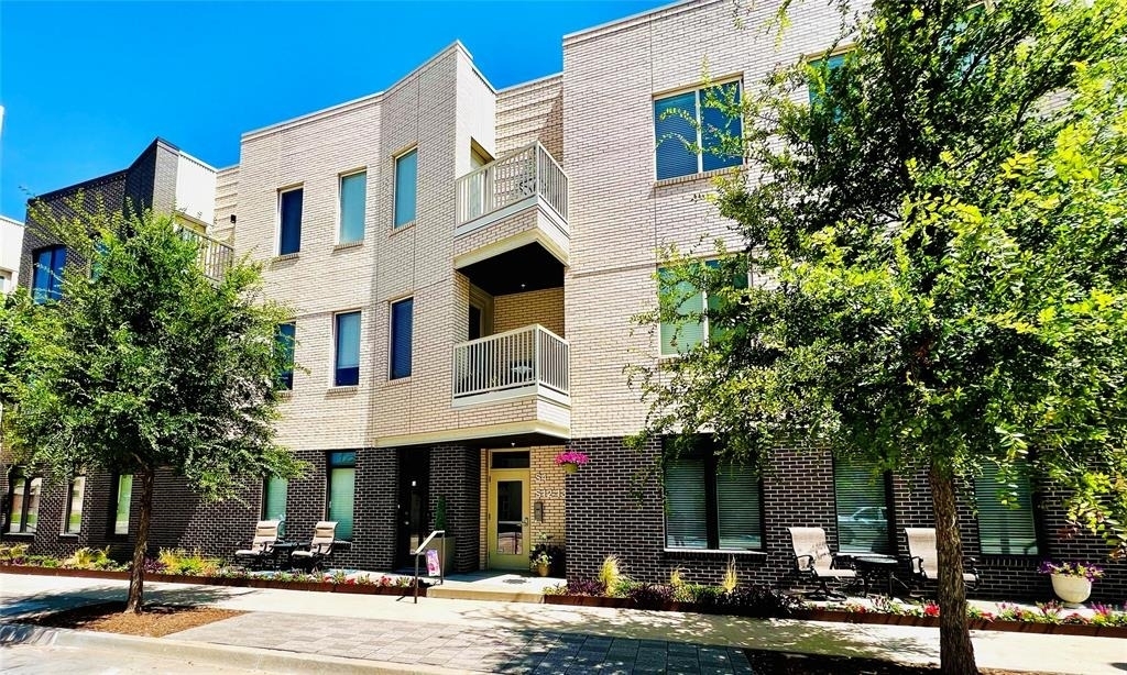 627 Couch Drive - Photo 0