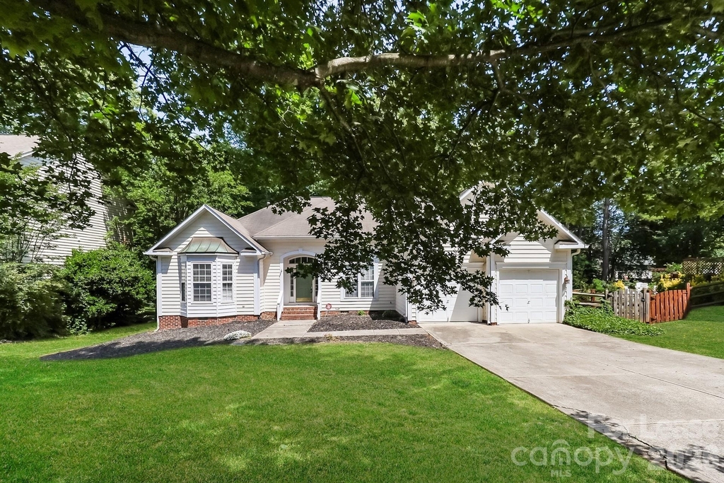 124 Pamlico Lane - Photo 0