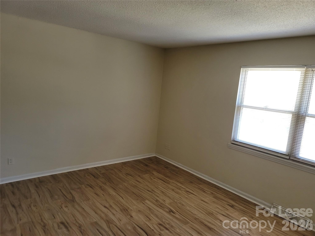 5323 Chestnut Lake Drive - Photo 6