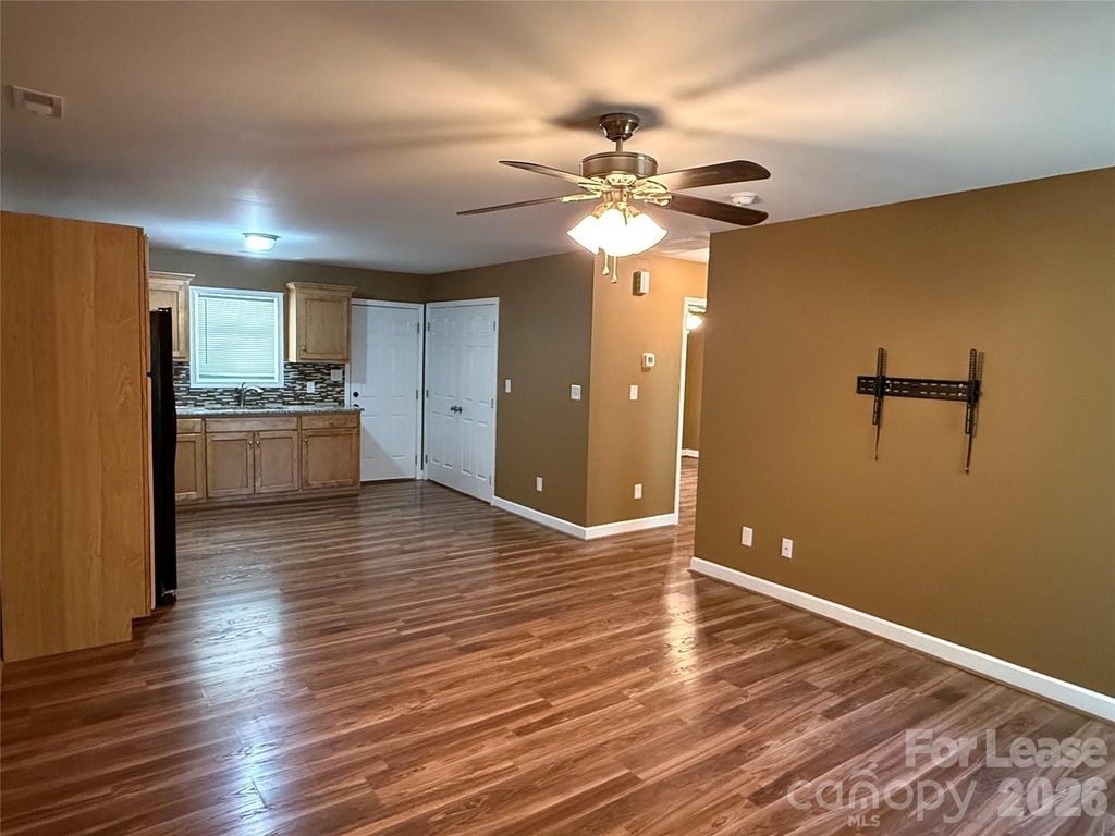 919 N Flint Street - Photo 1