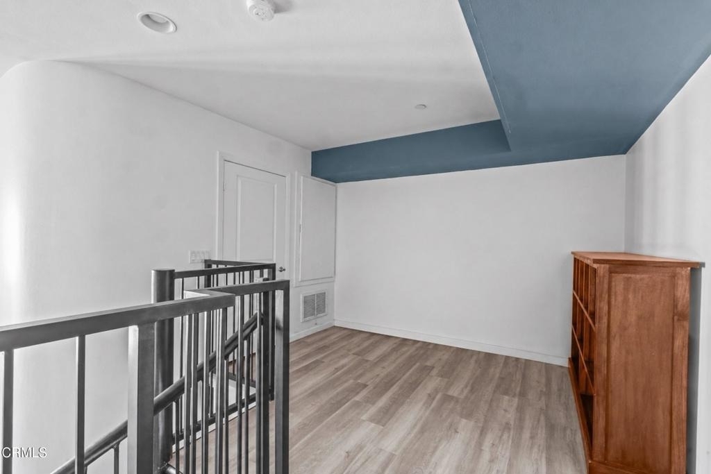 1901 Victoria Avenue - Photo 1