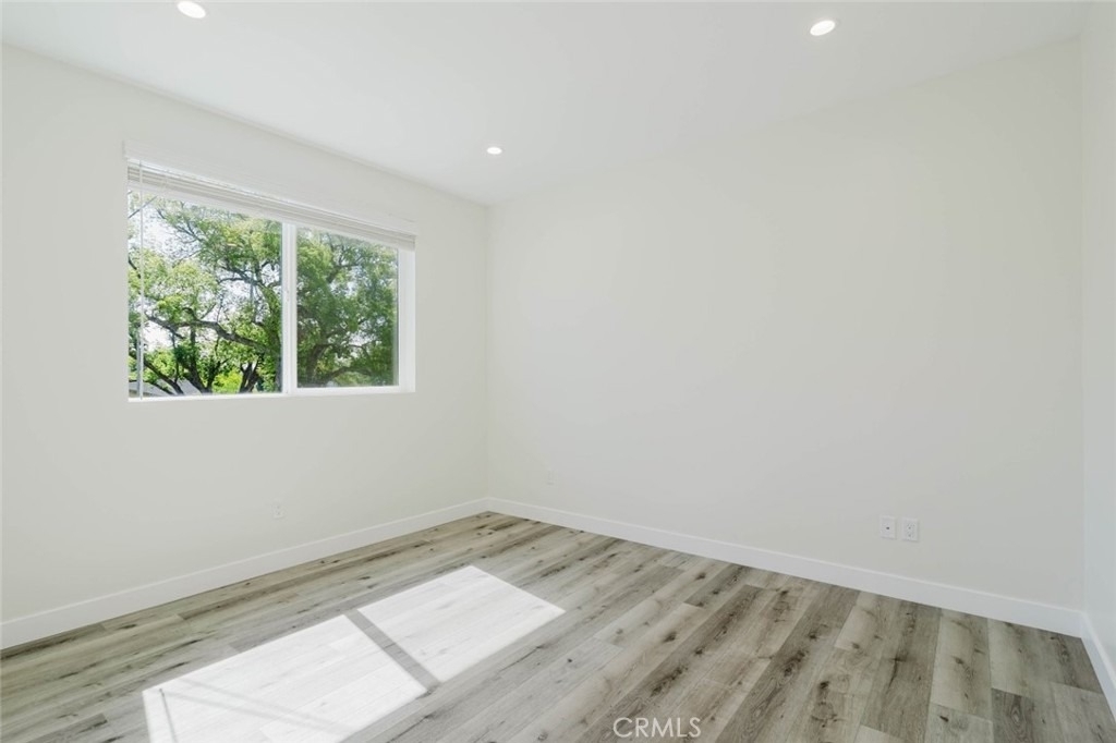 8107 Lemona Avenue - Photo 17