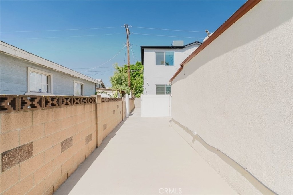 8107 Lemona Avenue - Photo 23