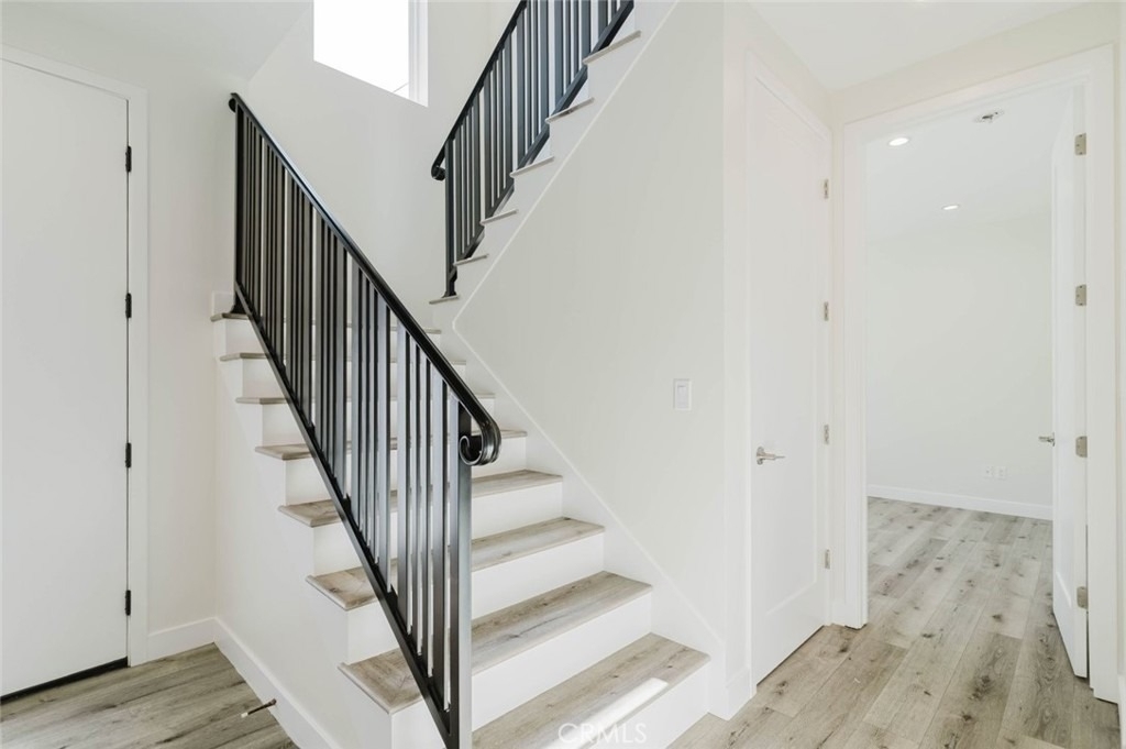 8107 Lemona Avenue - Photo 10