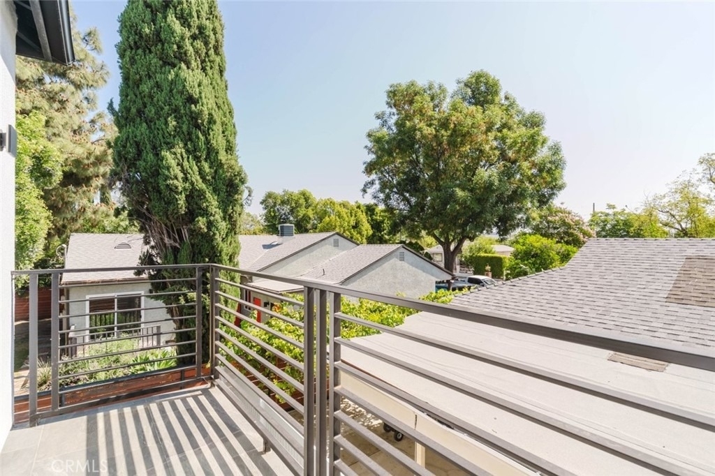 8107 Lemona Avenue - Photo 14
