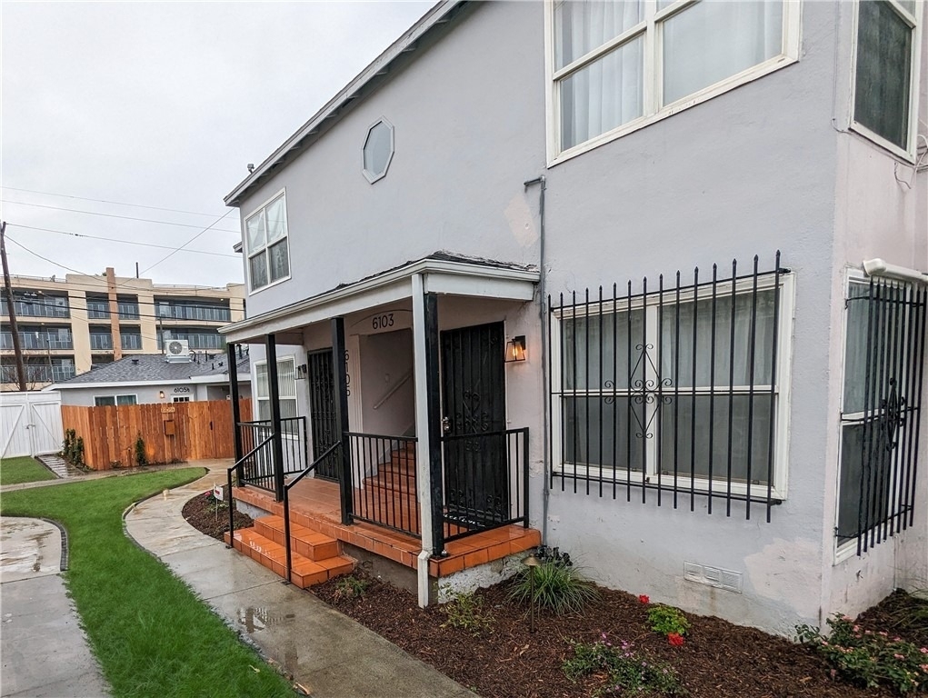 6101 S Hobart Boulevard - Photo 12