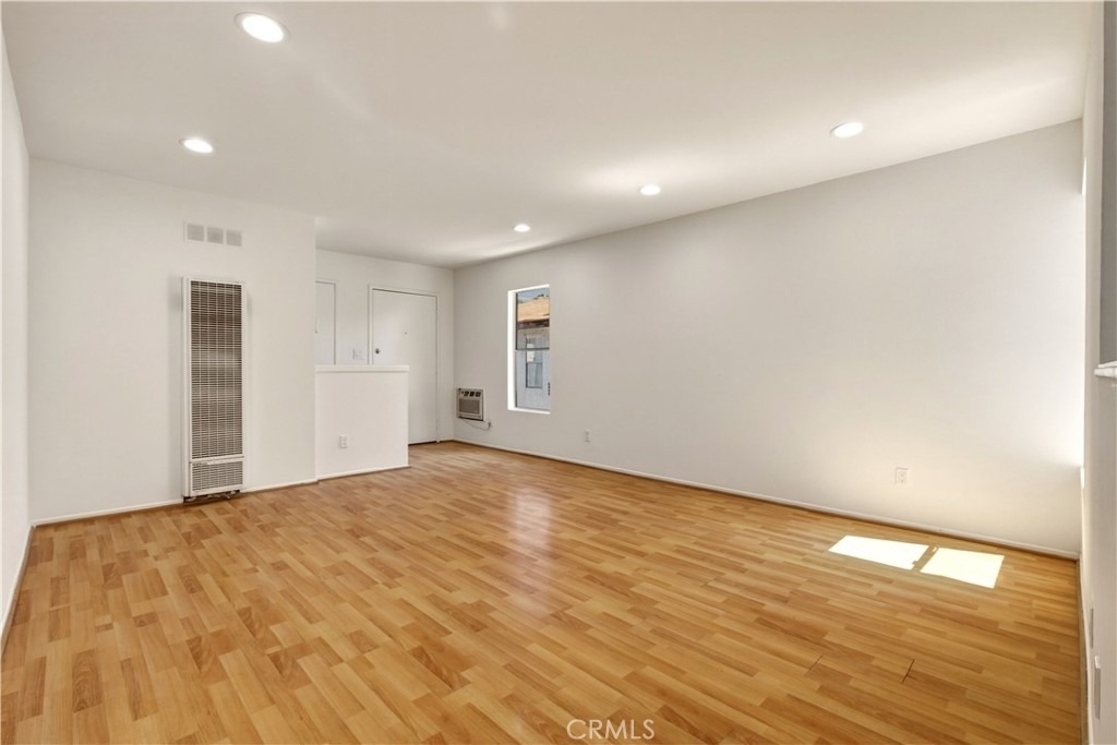 1155 Linden Avenue - Photo 5