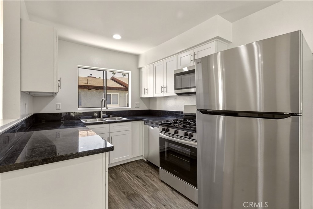 1155 Linden Avenue - Photo 1